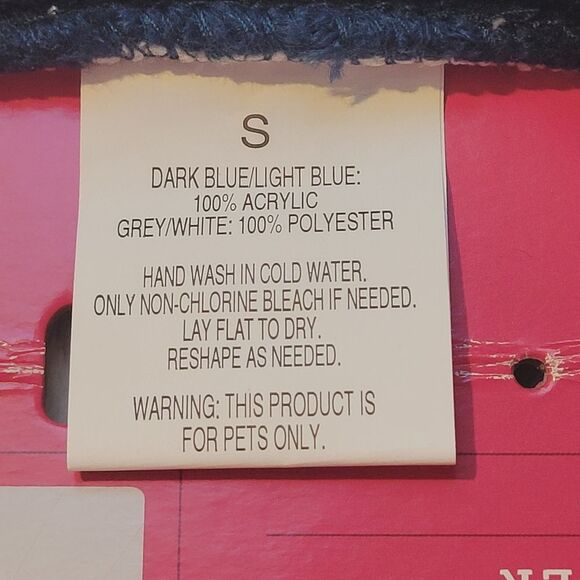 Wondershop Pet Sweater Small Dark Blue Polar Bear in Beanie Snow Dogs Cats New - Picture 3 of 6